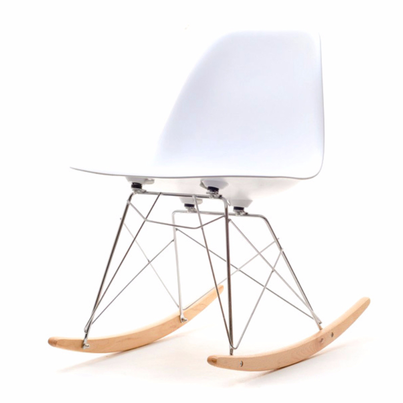 Krzesło bujane Adirale białe na stalowych nogach z drewnianymi płozami