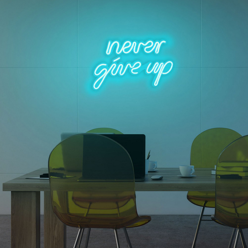 Neon na ścianę Letely z napisem Never Give Up niebieski