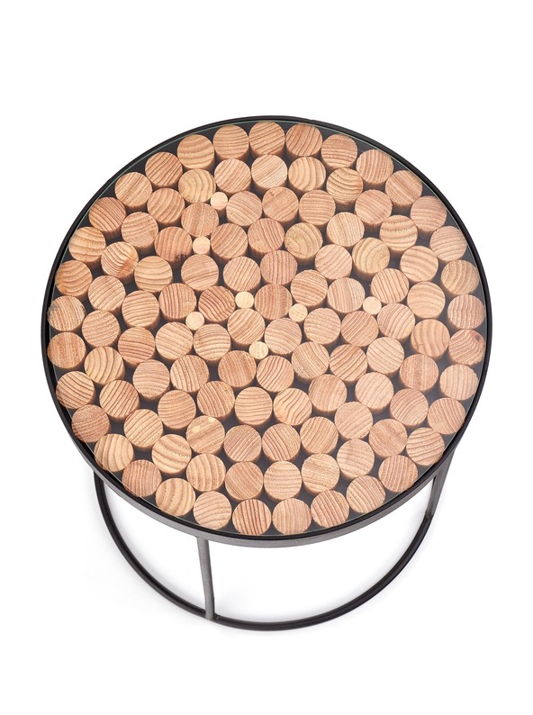 Stolik kawowy Isleen o średnicy 47 cm okrągła podstawa modrzew