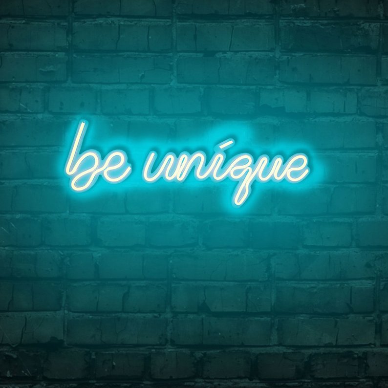 Neon na ścianę Letely z napisem Be Unique niebieski